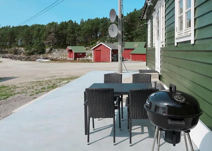 Nesholmen By Interhome Leirvik (Sogn og Fjordane)